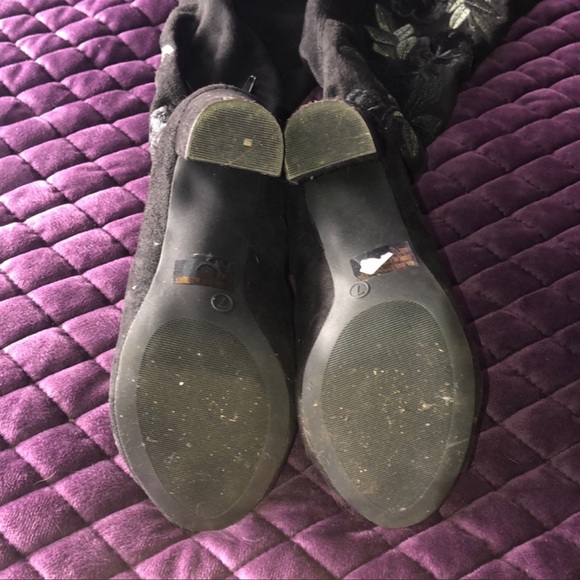 Heels boots with floral design  (SOLD) - Picture 4 of 5